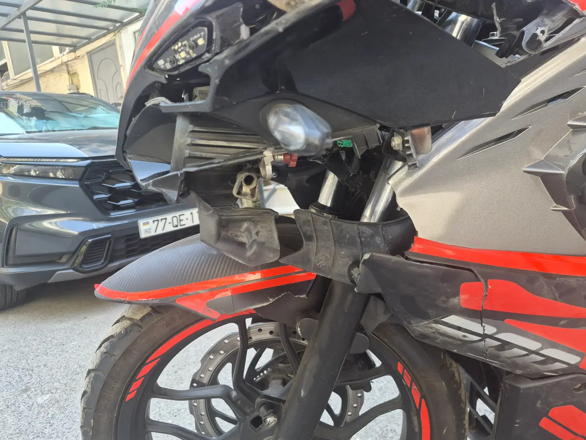 Bajaj Pulsar 200 — Bakı (4)